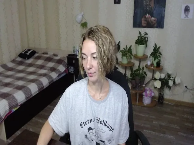 Live sex webcam photo for Emi_lywild #264733934