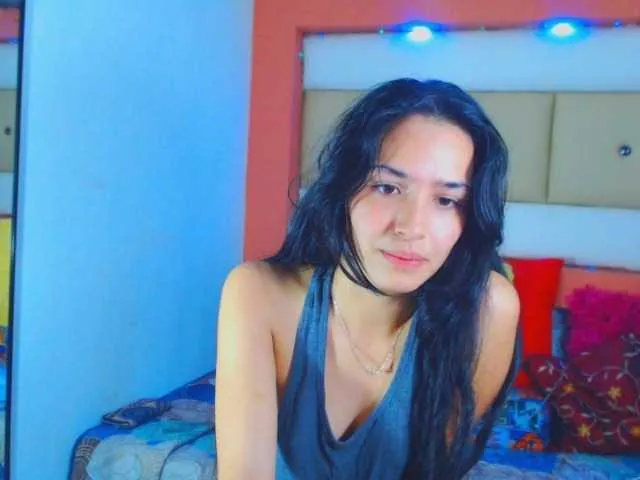 Live sex webcam photo for SophiexTayllo #254322136