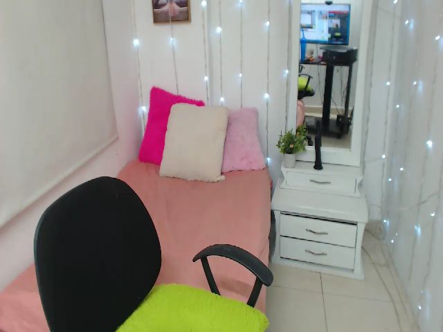 Live sex webcam photo for Soffy_phil #253234939