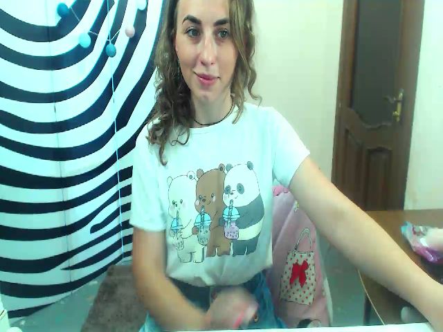 Live sex webcam photo for HeartGirl #261240272