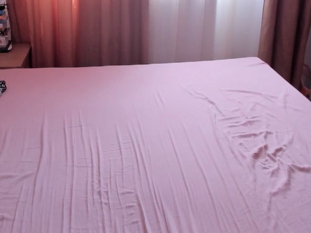 Live sex webcam photo for Nicolle2 #256784478