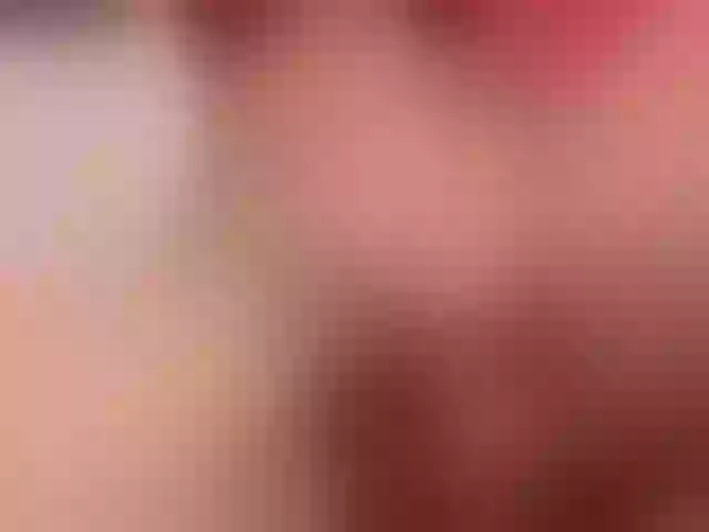 Live sex webcam photo for SquirtQeen33 #253059550