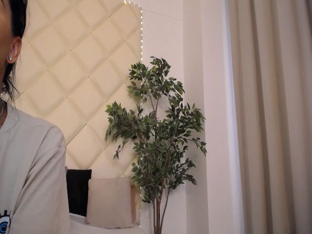 Live sex webcam photo for Tracylowe #259045744