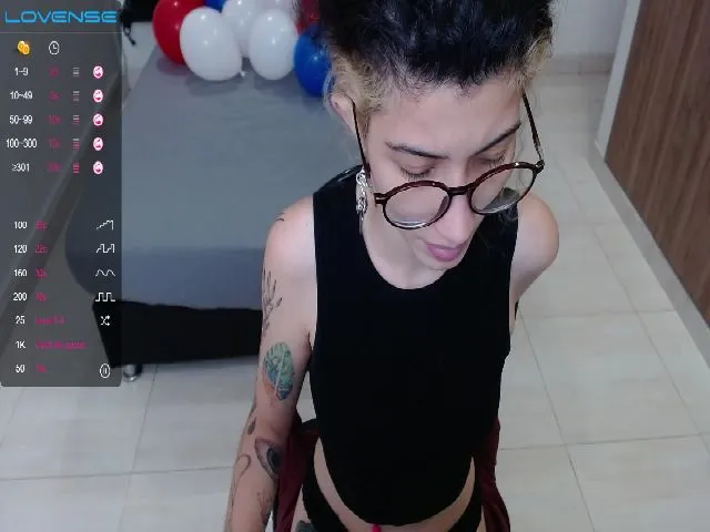 Live sex webcam photo for Myzore #261070002