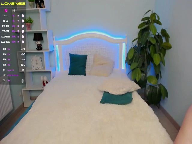 Live sex webcam photo for Little__Dolly #256223545