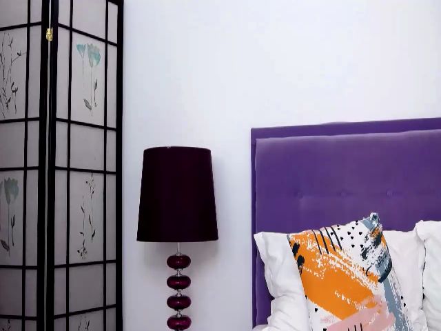 Live sex webcam photo for InnaHottyX #256324953