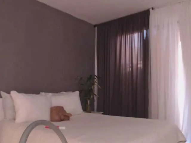 Live sex webcam photo for IriisMoonx #249059047