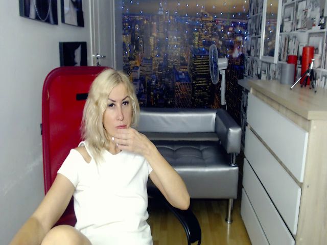 Live sex webcam photo for Lovely_della #264012695