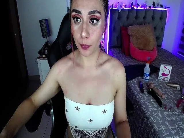 Live sex webcam photo for Cristal_19 #255847852