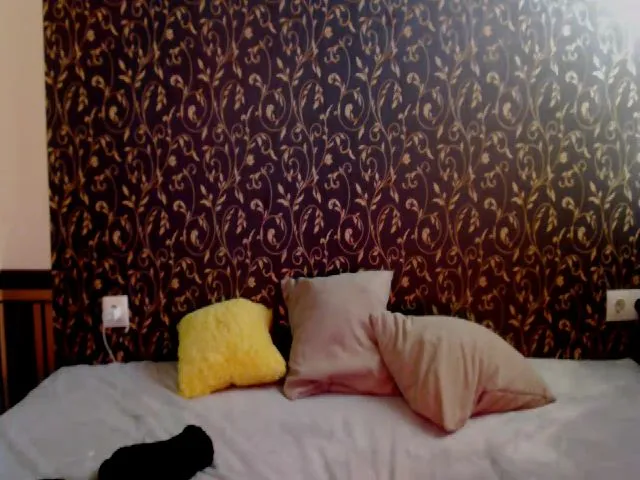 Live sex webcam photo for Meowny #255936571