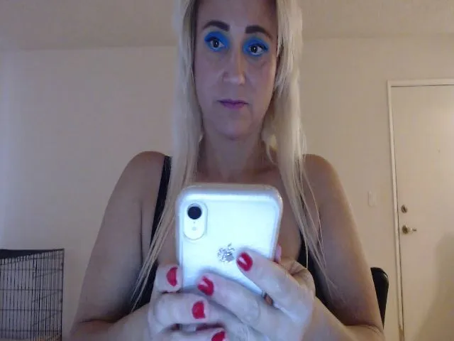 Live sex webcam photo for ExoticJewels #255417131