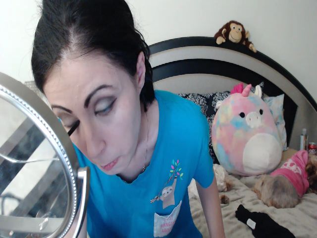 Live sex webcam photo for lyllla #252335069