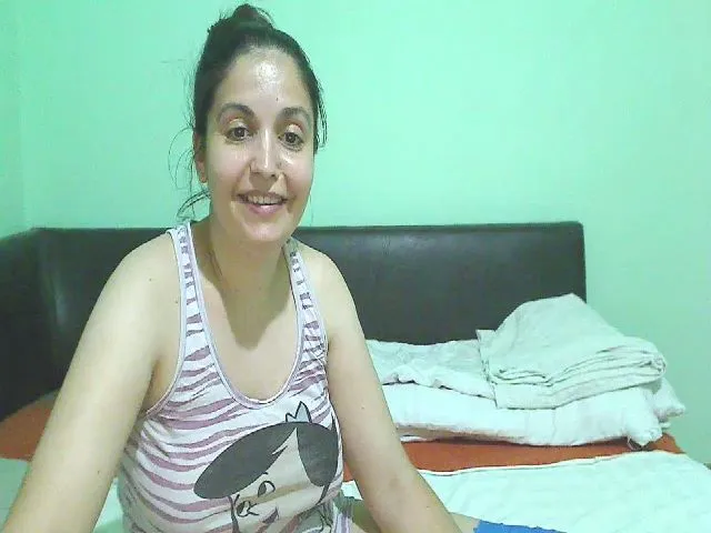 Live sex webcam photo for OneHotty #255201531