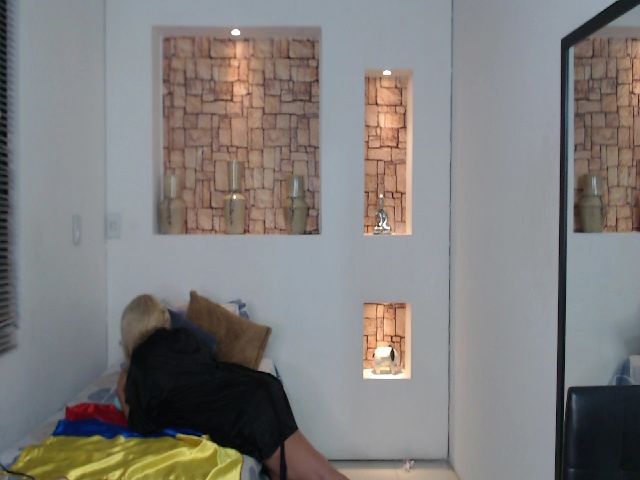 Live sex webcam photo for nicollewalton #257266626