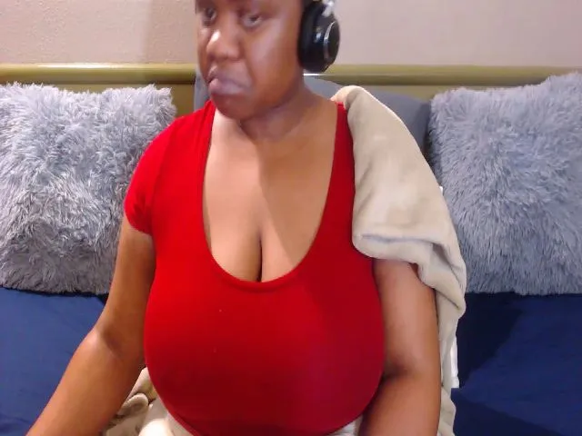 Live sex webcam photo for Explodeinmex #262346181
