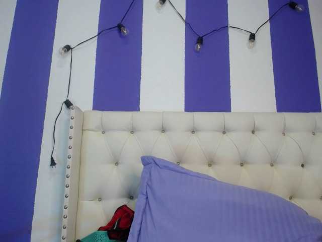 Live sex webcam photo for lucy-hot1 #241268995