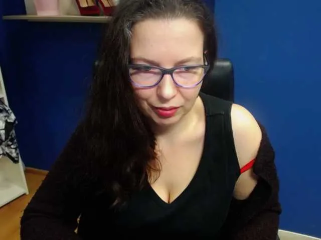 Live sex webcam photo for KarinaLux #241068759