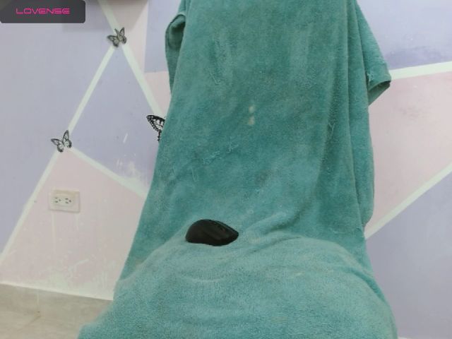 Live sex webcam photo for Emma_Bowis #257307994