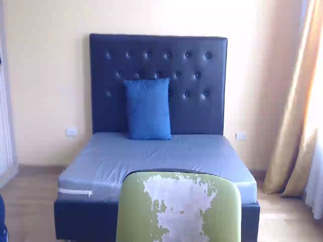 Live sex webcam photo for Emmaafox #263250494