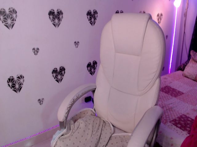 Live sex webcam photo for Isabella_mout #256732509