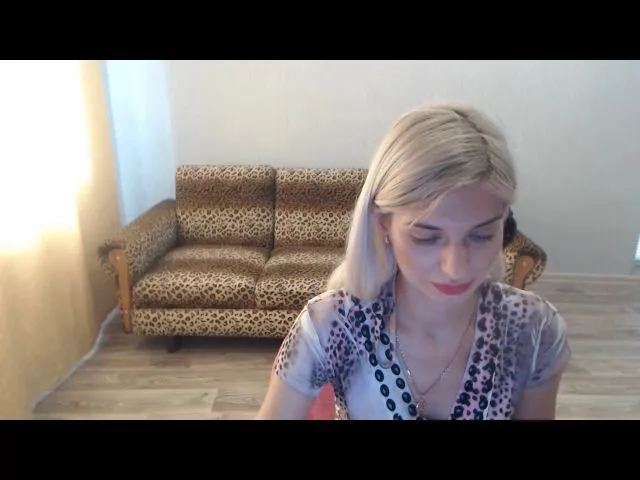 Live sex webcam photo for SexyBeatriice #263570934