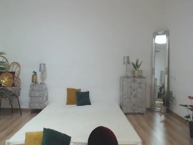 Live sex webcam photo for EvaBarby #253633230