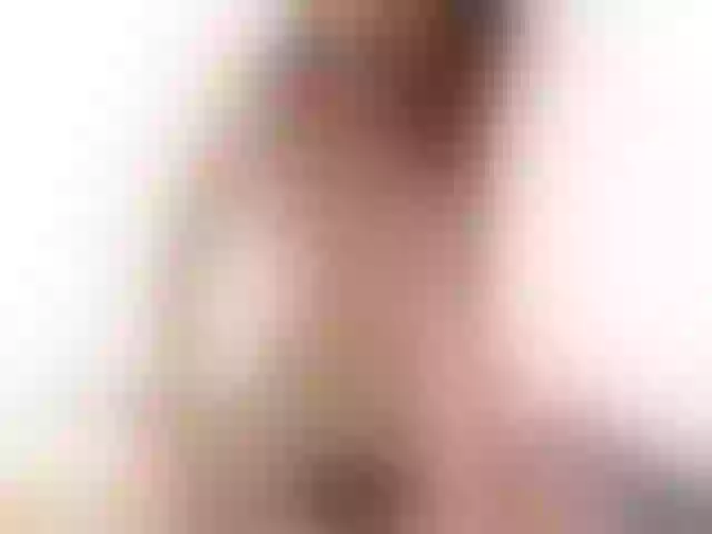 Live sex webcam photo for Carolineback #252391292