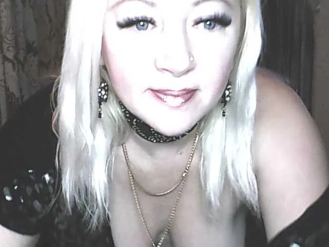 Live sex webcam photo for AnnaSnowy #241144166