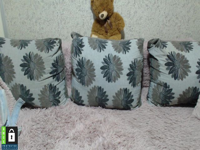 Live sex webcam photo for Sweet_Hilke4U #261041188