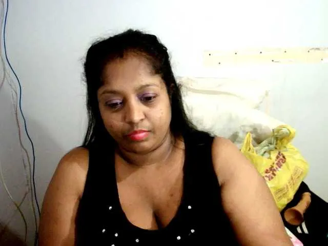 Live sex webcam photo for Indiantasha #287986043