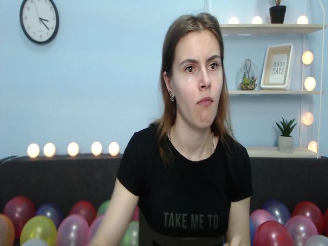 Live sex webcam photo for MollyTravis #252605776