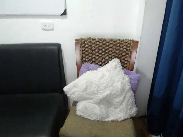 Live sex webcam photo for Chloe-Sweet69 #245317103