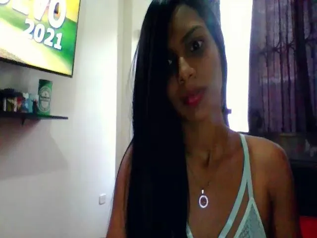 Live sex webcam photo for IvannaSofia20 #254910775