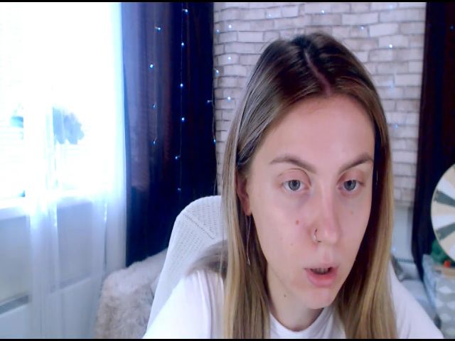 Live sex webcam photo for CumMeaRiver #264072590