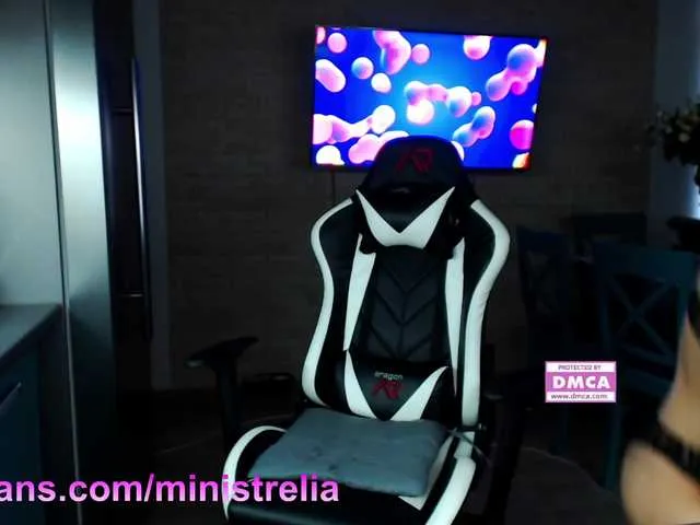 Live sex webcam photo for MomsaysitsOk #251952852