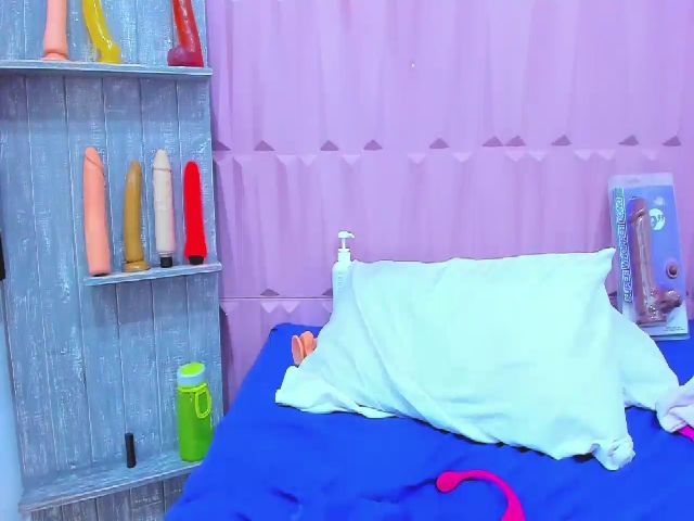 Live sex webcam photo for Cristal_West #260284120