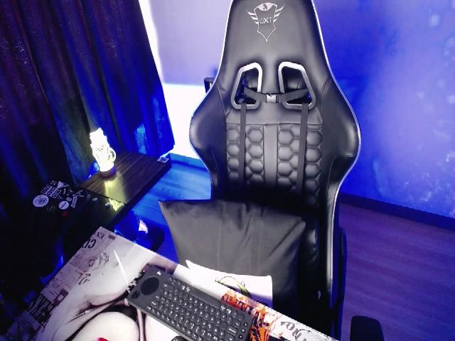 Live sex webcam photo for BiancaMiller #252804036