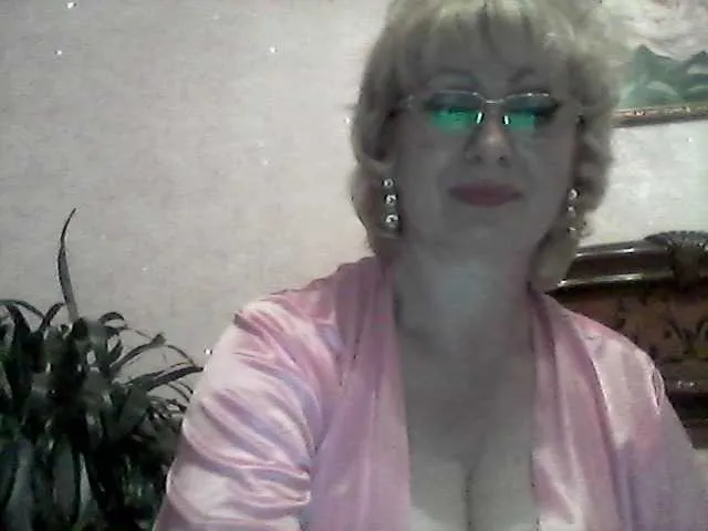 Live sex webcam photo for Ur-Mami #250690110