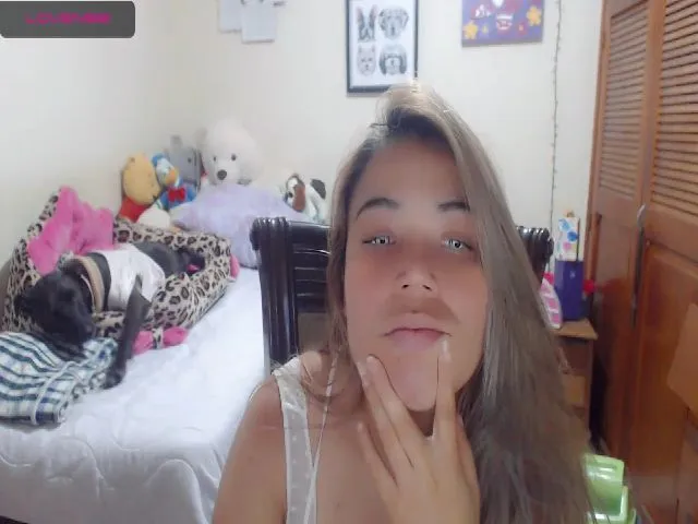 Live sex webcam photo for Meganhill_ #265080797