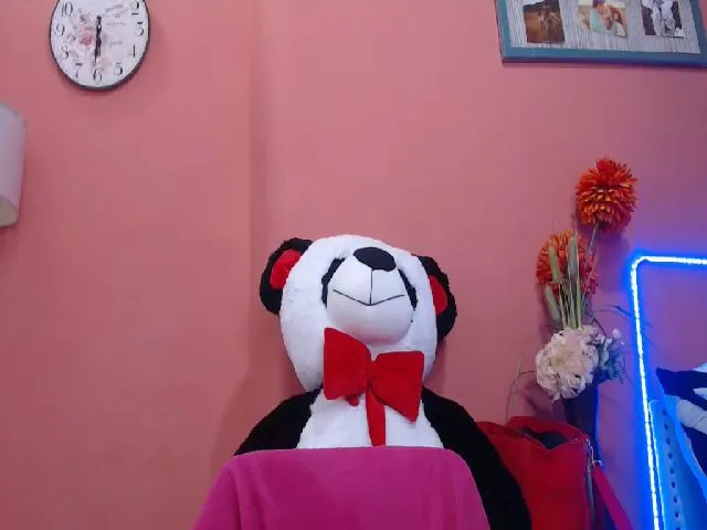 Live sex webcam photo for Victoria_flr #256112960