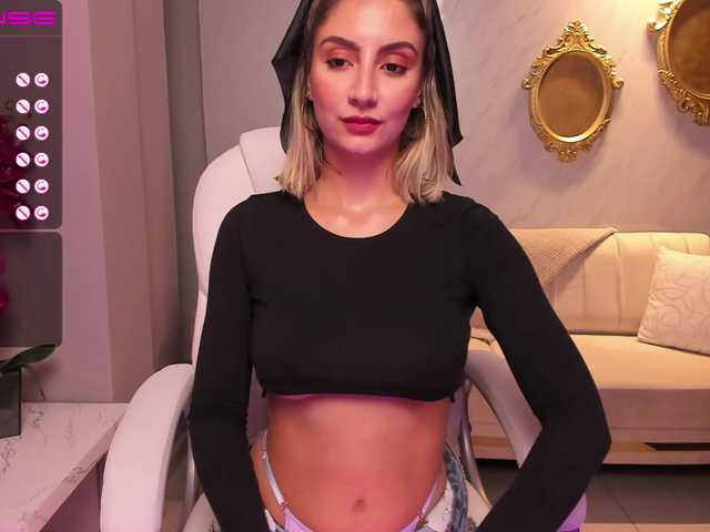 Live sex webcam photo for GigiElliot #241173986