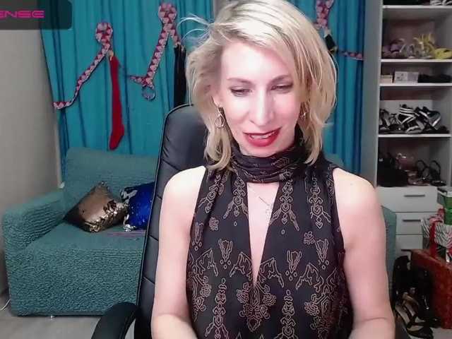 Live sex webcam photo for KirstenDesire #241125276