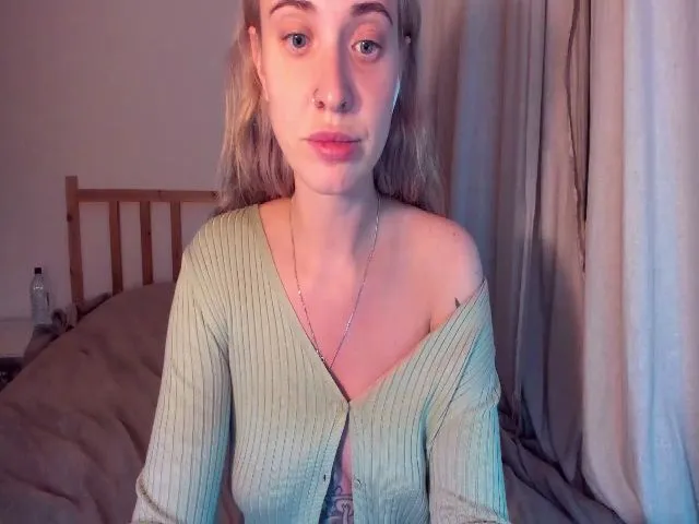 Live sex webcam photo for Uvirtualfrnd #257793810