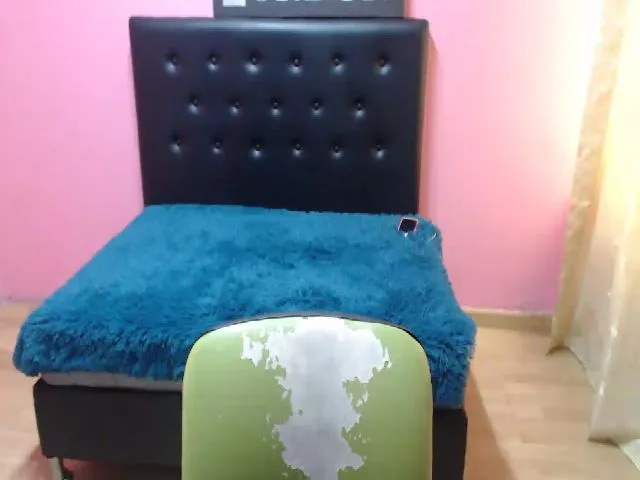Live sex webcam photo for Emmaafox #255439919