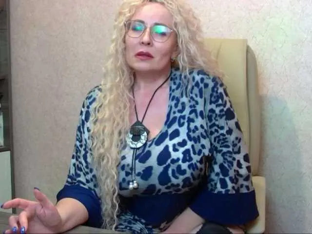 Live sex webcam photo for IvettaShine #241274326