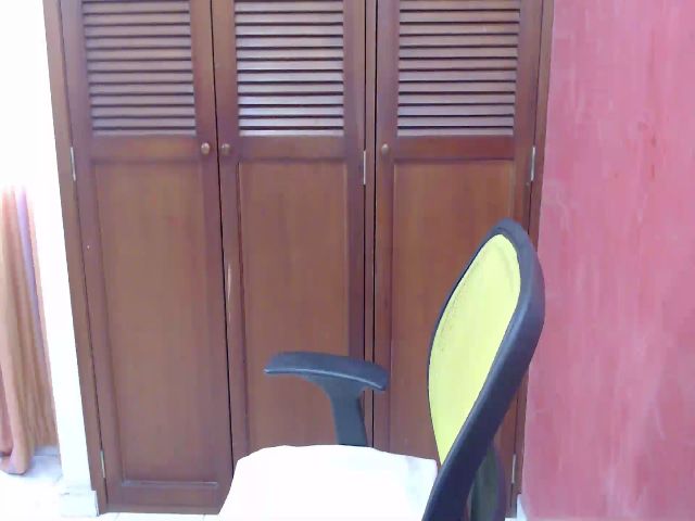 Live sex webcam photo for KittyDiamond_ #253815890