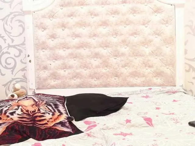 Live sex webcam photo for BonnieOwen #249845090