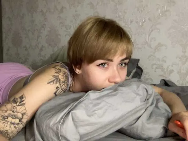 Live sex webcam photo for 669Aleksa669 #259430815