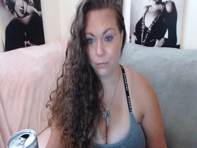 Live sex webcam photo for Kylie_Mcfly #259476842