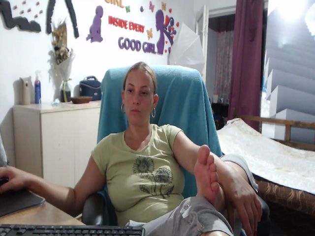 Live sex webcam photo for LiaMelanyy #253552823